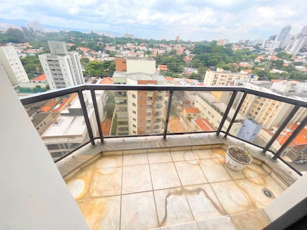 APARTAMENTO em VILA LEOPOLDINA