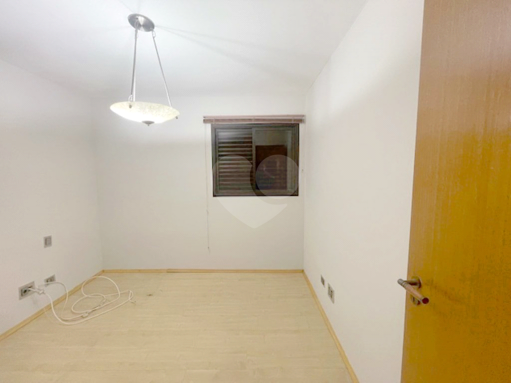 APARTAMENTO em VILA LEOPOLDINA