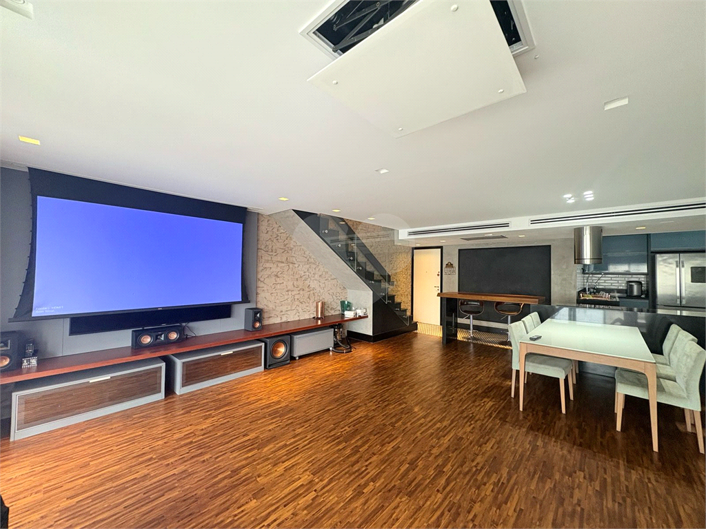 Cobertura à venda com 3 quartos, 247m² - Foto 1