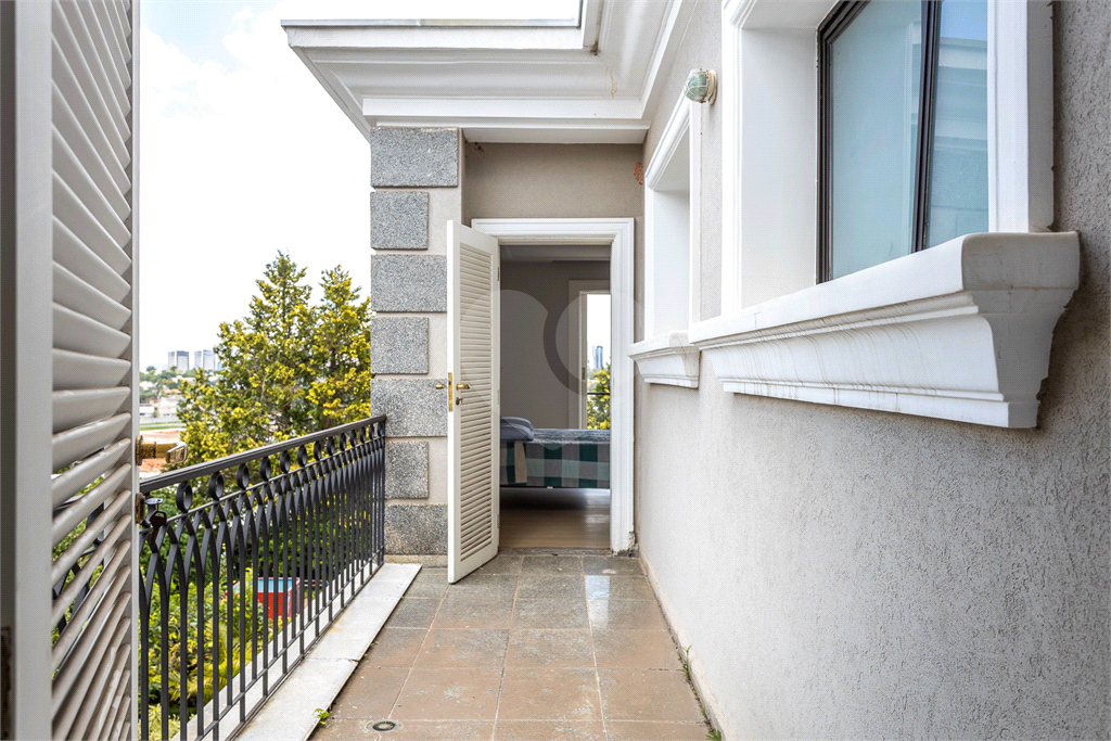 Casa de Luxo à Venda no Alphaville Residencial 0 – 4 Suítes, 1500m² de Terreno, Garagem para 10+ Car