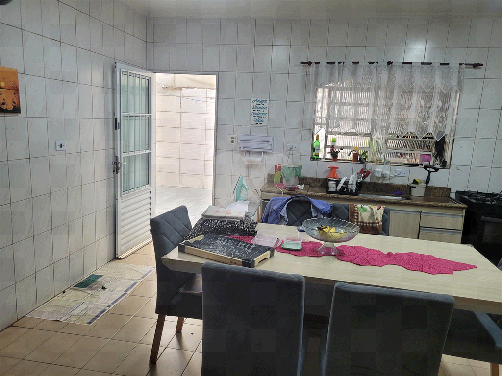 SOBRADO COM 3 QUARTOS NA REGIÃO DO TRIMAIS ATACADÃO
