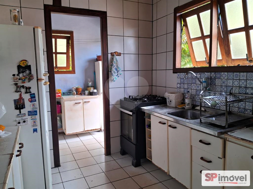 CASA DENTRO DE CONDOMINIO - SERRA DA CANTAREIRA