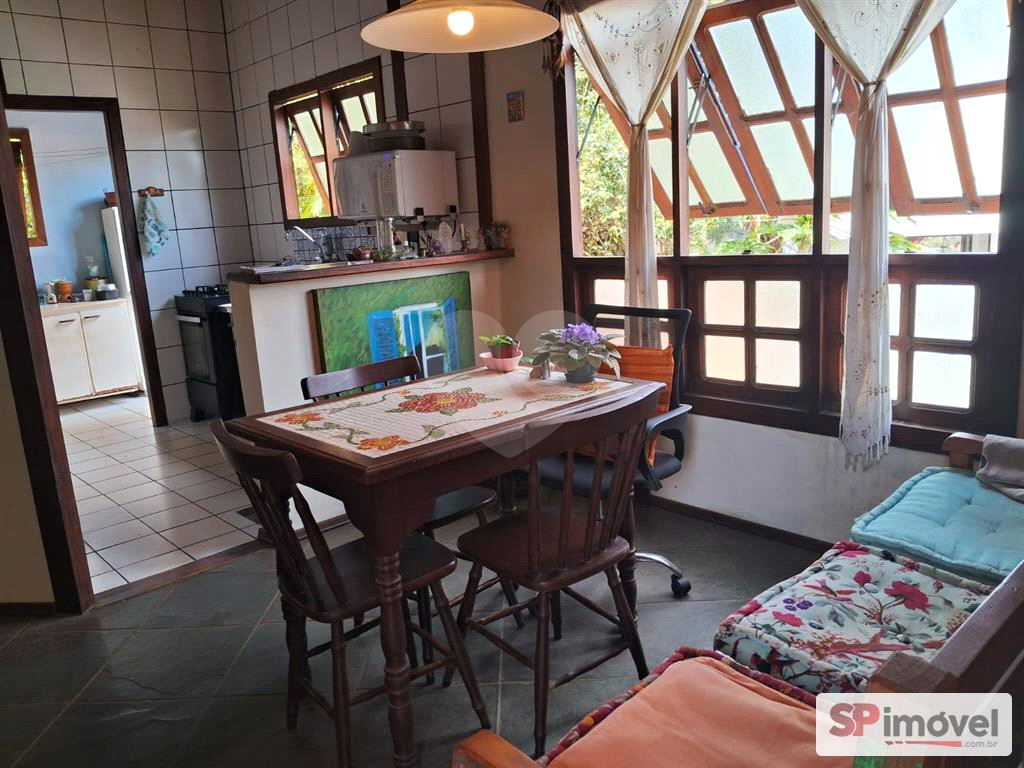 CASA DENTRO DE CONDOMINIO - SERRA DA CANTAREIRA