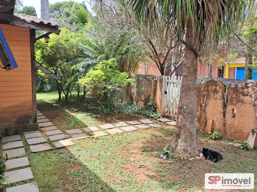 CASA DENTRO DE CONDOMINIO - SERRA DA CANTAREIRA