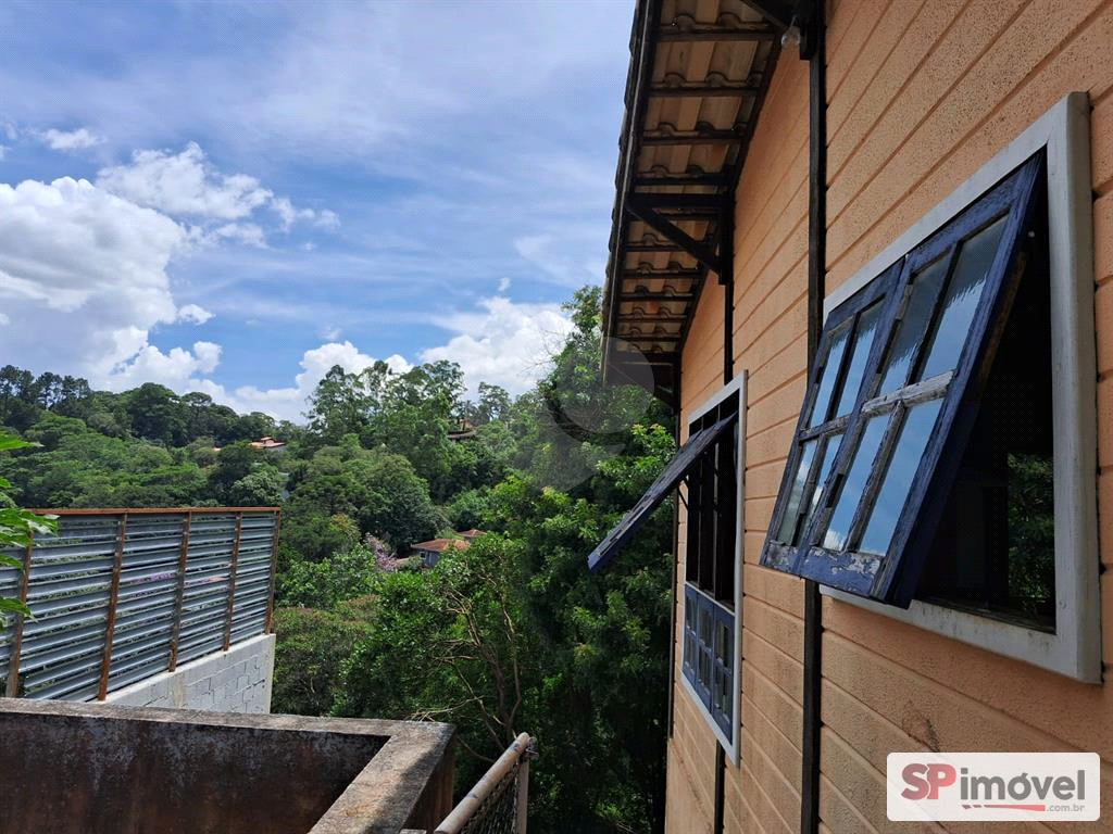 CASA DENTRO DE CONDOMINIO - SERRA DA CANTAREIRA