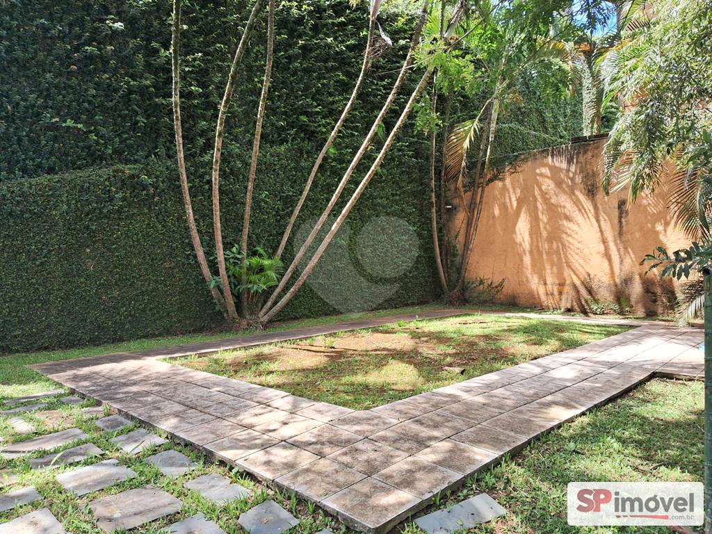 CASA DENTRO DE CONDOMINIO - SERRA DA CANTAREIRA