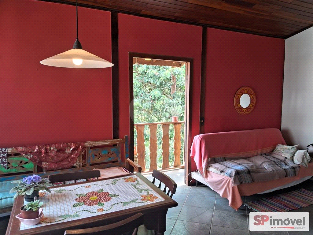 CASA DENTRO DE CONDOMINIO - SERRA DA CANTAREIRA