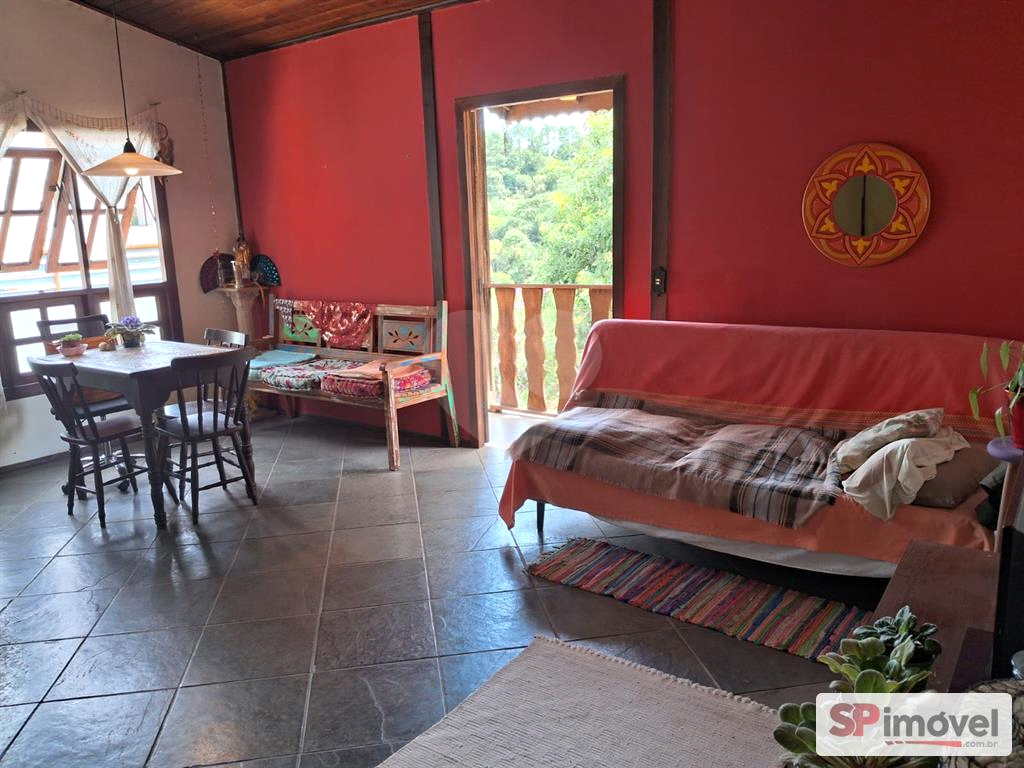 CASA DENTRO DE CONDOMINIO - SERRA DA CANTAREIRA