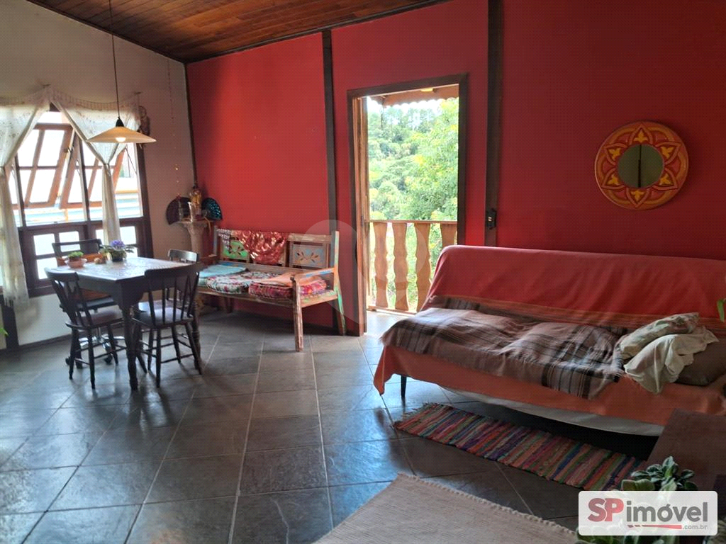 CASA DENTRO DE CONDOMINIO - SERRA DA CANTAREIRA