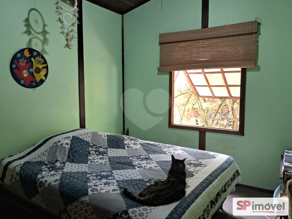 CASA DENTRO DE CONDOMINIO - SERRA DA CANTAREIRA