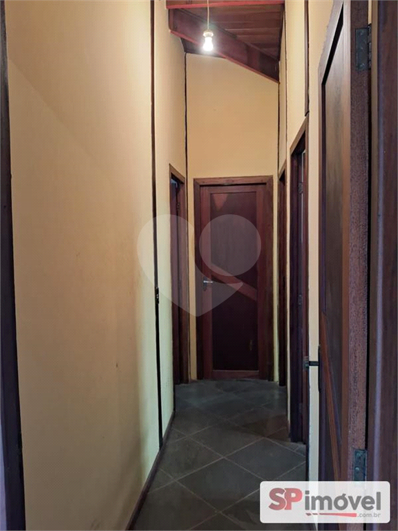 CASA DENTRO DE CONDOMINIO - SERRA DA CANTAREIRA