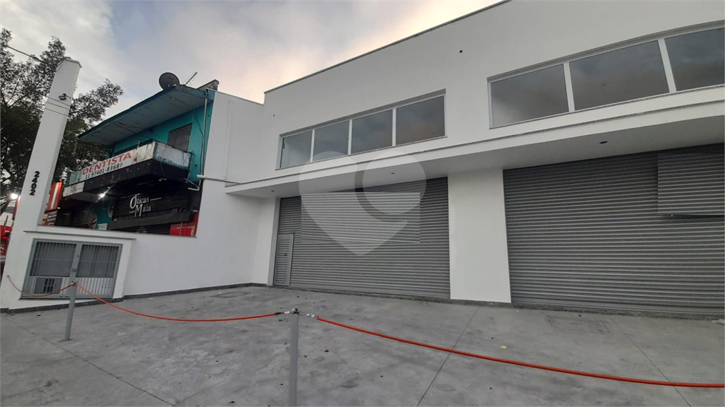 Locação de Salão Comercial - 220m² na Av. Sezefredo Fagundes*