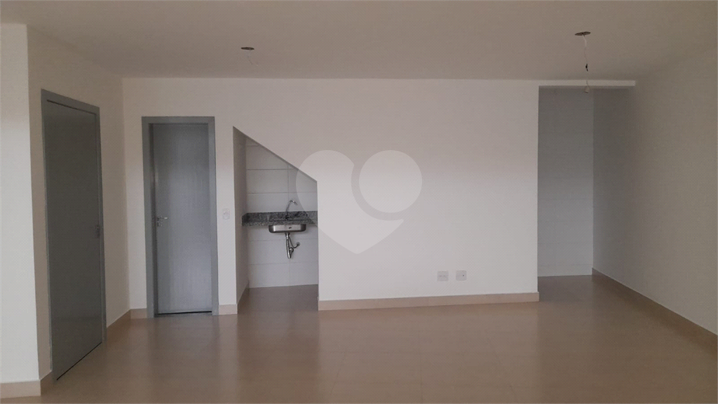 Locação de Salão Comercial - 220m² na Av. Sezefredo Fagundes*