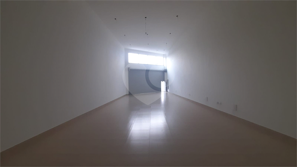Locação de Salão Comercial - 220m² na Av. Sezefredo Fagundes*