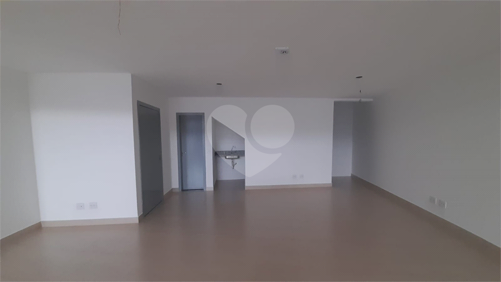 Locação de Salão Comercial - 220m² na Av. Sezefredo Fagundes*