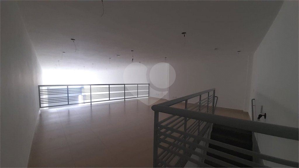 Locação de Salão Comercial - 220m² na Av. Sezefredo Fagundes*