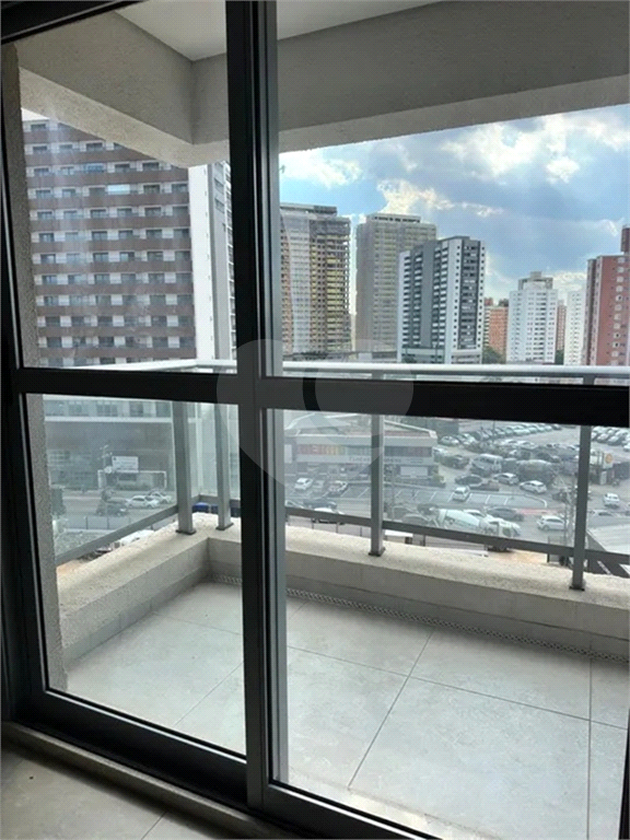 Studio reformado, à menos de 200 metros do Metro Butantã Linha 4-Amarela