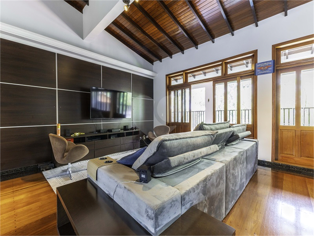 Sobrado com 4 suítes e 9 banheiros 650 m² por R$ 3.100.000 – Pq. Dos Príncipes )com quadra de tênis)