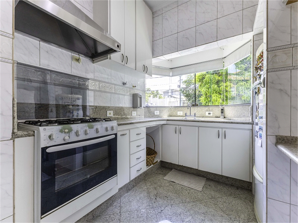 Sobrado com 4 suítes e 9 banheiros 650 m² por R$ 3.100.000 – Pq. Dos Príncipes )com quadra de tênis)