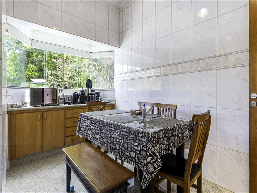 Sobrado com 4 suítes e 9 banheiros 650 m² por R$ 3.100.000 – Pq. Dos Príncipes )com quadra de tênis)