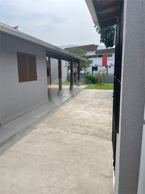 Vende-se Casa Ampla e Versátil no Balneário Flórida, Praia Grande/SP