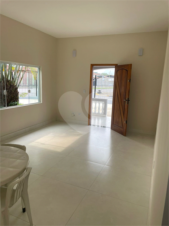 Vende-se Casa Ampla e Versátil no Balneário Flórida, Praia Grande/SP
