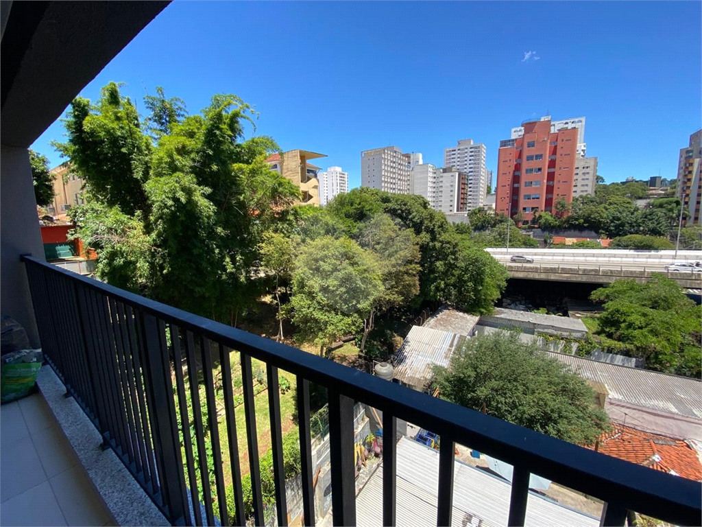 Apartamento à venda em  PINHEIROS com  33 m²