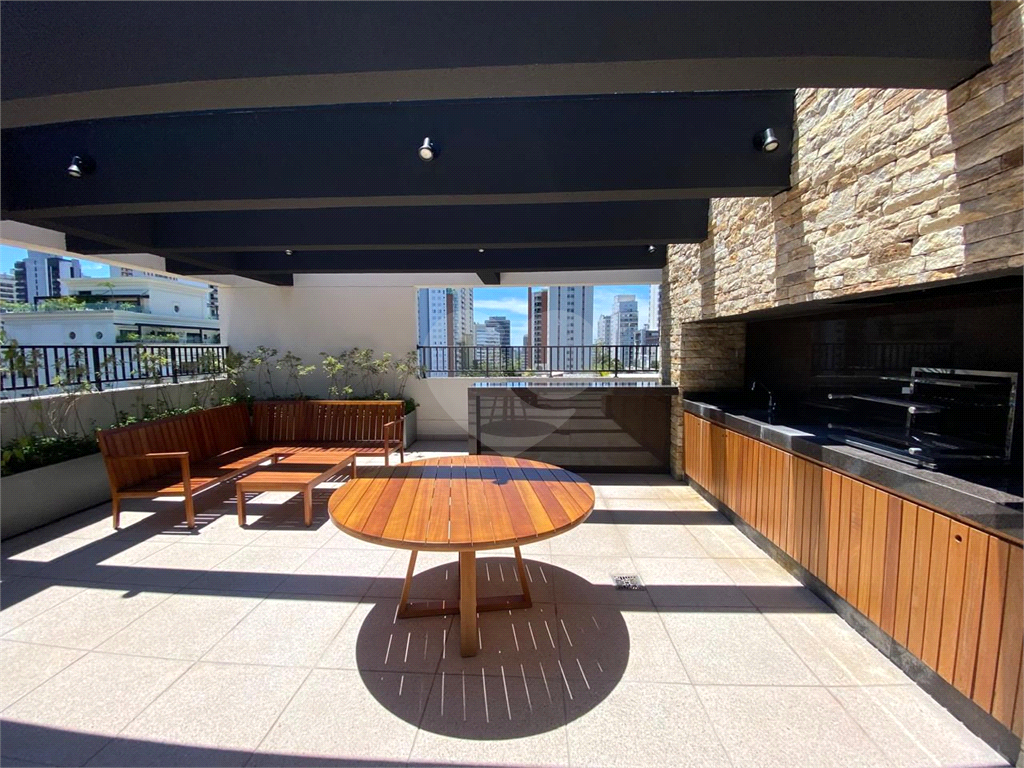 Apartamento à venda em  PINHEIROS com  33 m²