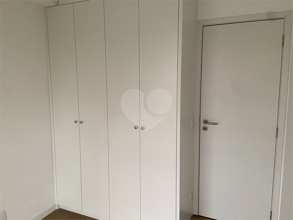 Apartamento à venda em  PINHEIROS com  33 m²