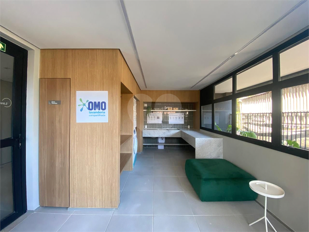 Apartamento à venda em  PINHEIROS com  33 m²