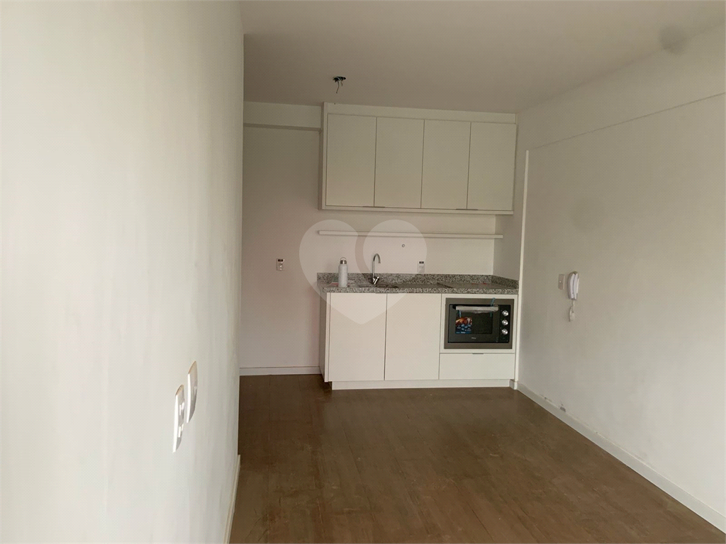 Apartamento à venda em  PINHEIROS com  33 m²