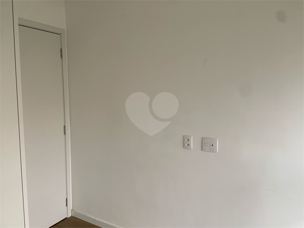 Apartamento à venda em  PINHEIROS com  33 m²