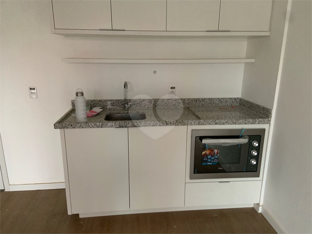 Apartamento à venda em  PINHEIROS com  33 m²