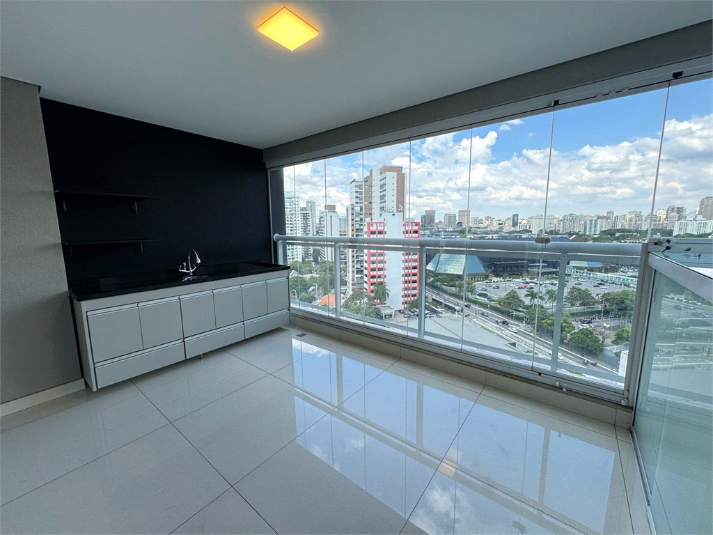 Apartamento à venda em Pinheiros com 3 dormitórios, 1 suíte e 2 vagas – Condomínio Home Design