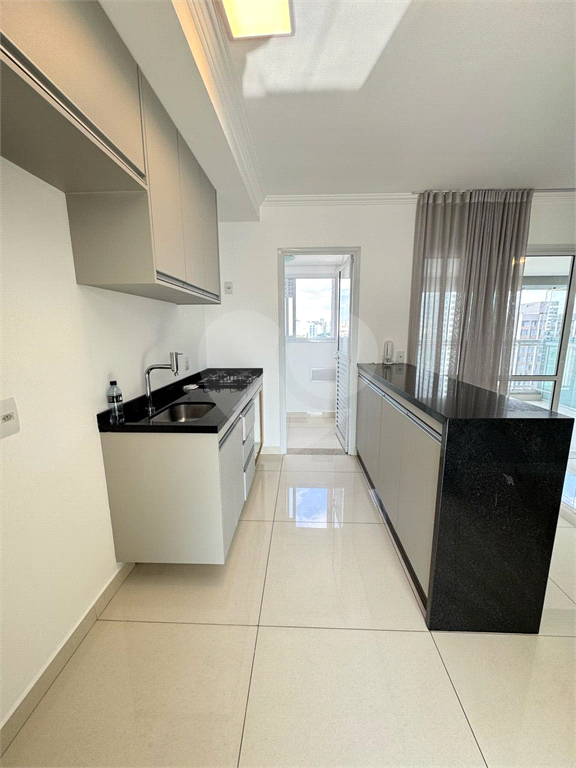 Apartamento à venda em Pinheiros com 3 dormitórios, 1 suíte e 2 vagas – Condomínio Home Design