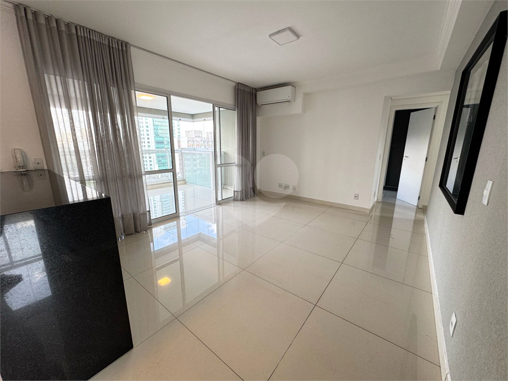 Apartamento à venda em Pinheiros com 3 dormitórios, 1 suíte e 2 vagas – Condomínio Home Design