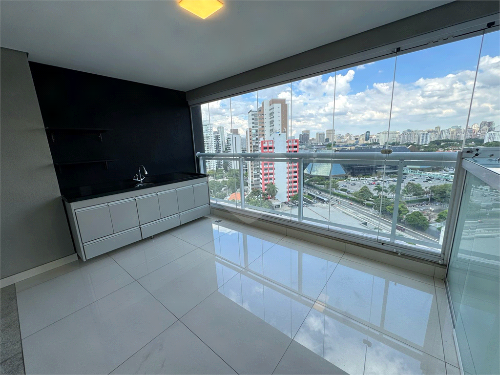 Apartamento à venda em Pinheiros com 3 dormitórios, 1 suíte e 2 vagas – Condomínio Home Design