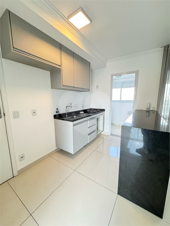 Apartamento à venda em Pinheiros com 3 dormitórios, 1 suíte e 2 vagas – Condomínio Home Design