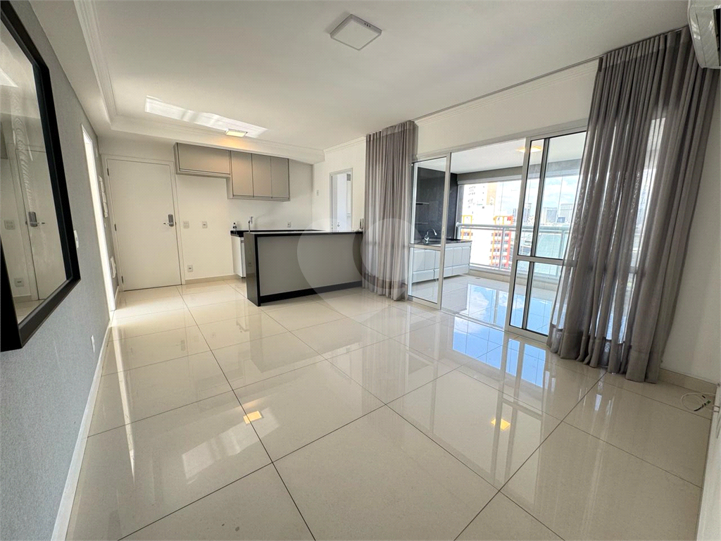 Apartamento à venda em Pinheiros com 3 dormitórios, 1 suíte e 2 vagas – Condomínio Home Design