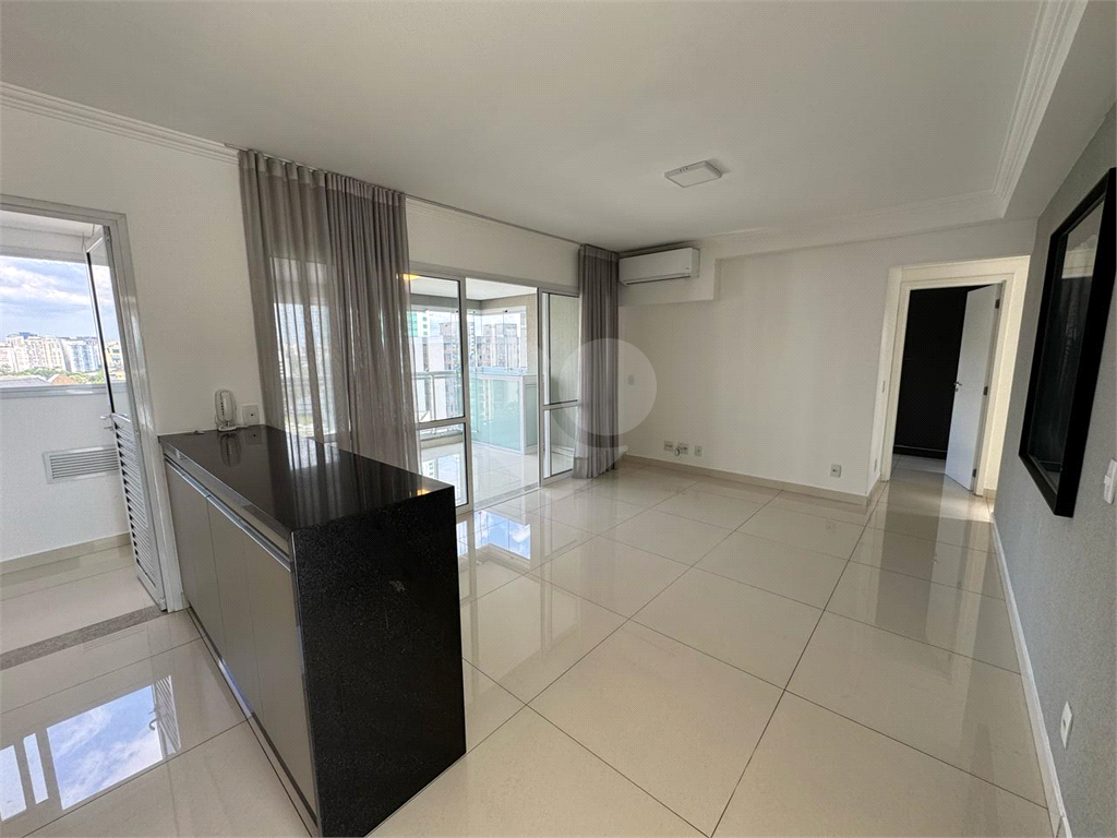 Apartamento à venda em Pinheiros com 3 dormitórios, 1 suíte e 2 vagas – Condomínio Home Design