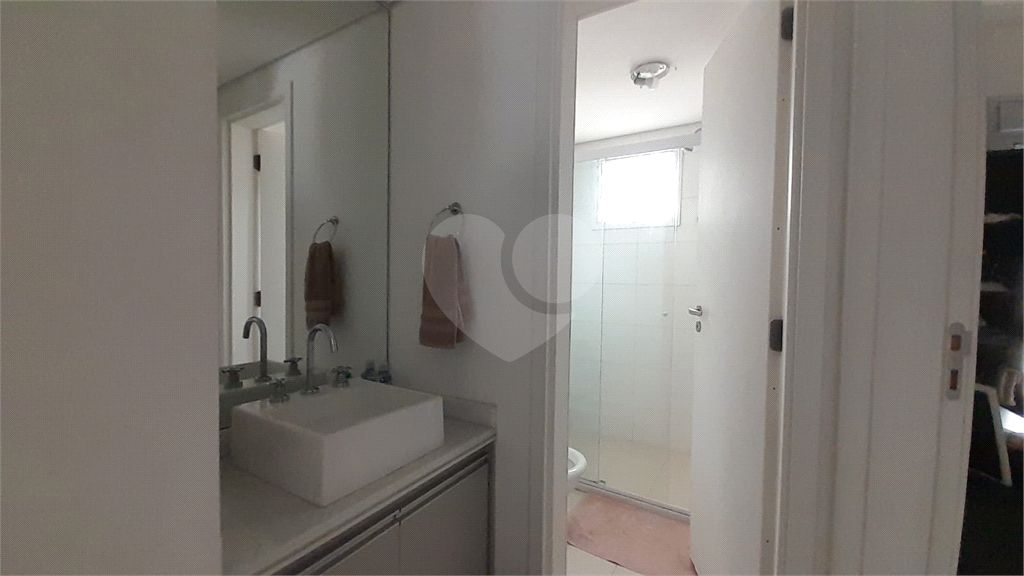 Apartamento à venda em Pinheiros com 3 dormitórios, 1 suíte e 2 vagas – Condomínio Home Design