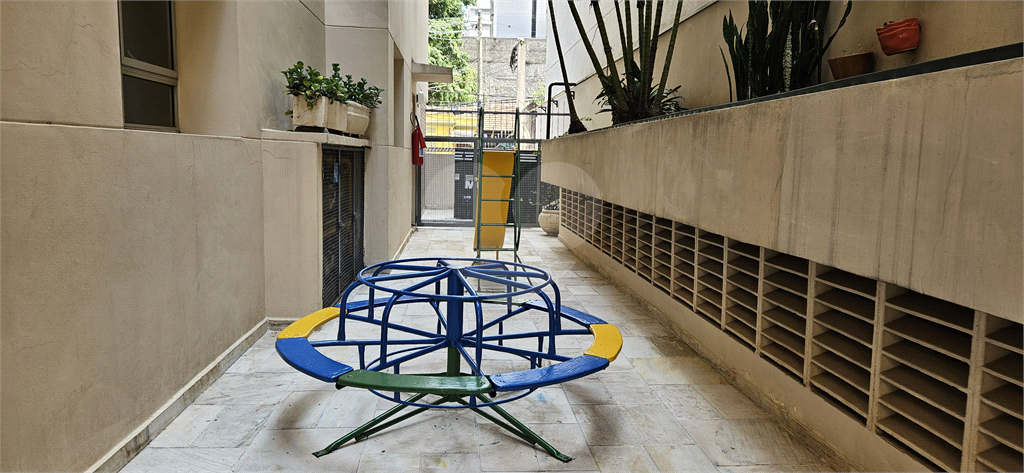 APARTAMENTO em PERDIZES