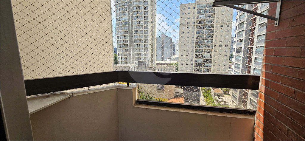 APARTAMENTO em PERDIZES