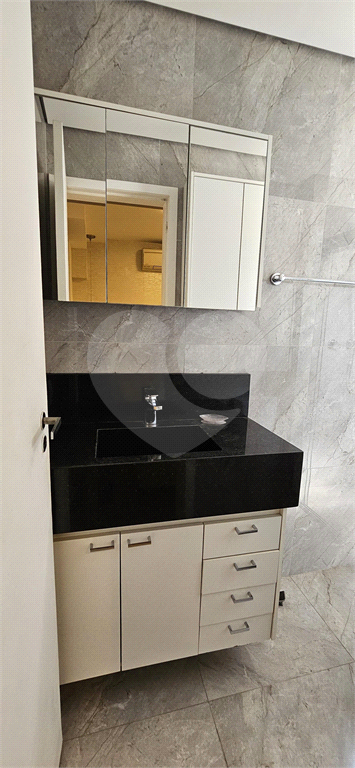 APARTAMENTO em PERDIZES