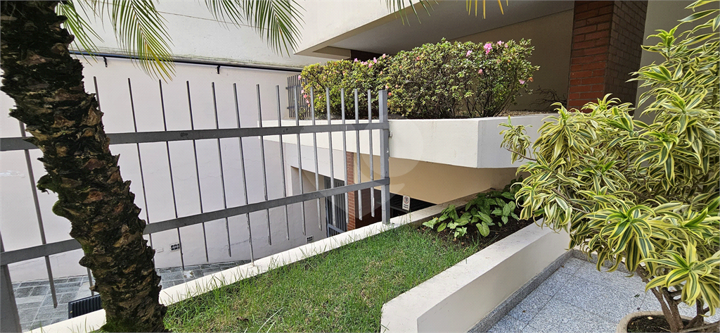 APARTAMENTO em PERDIZES
