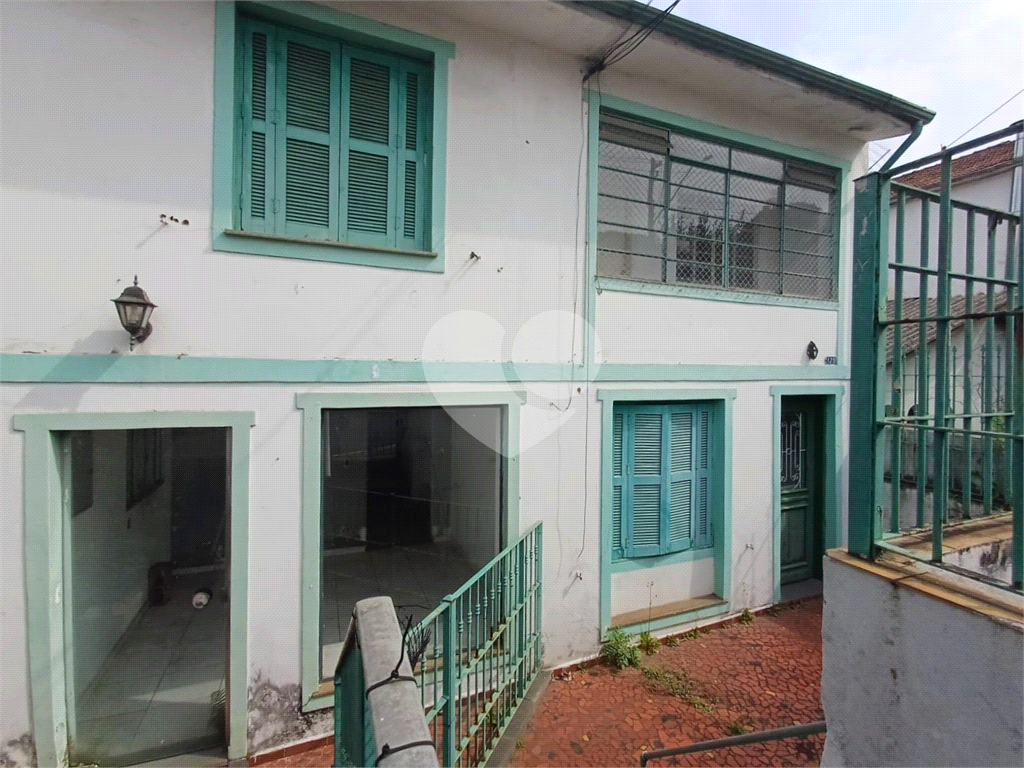 Casa Ampla à Venda – Próximo ao Horto Florestal e Comércio Local
