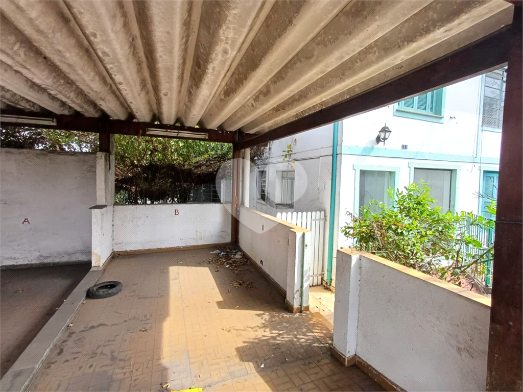 Casa Ampla à Venda – Próximo ao Horto Florestal e Comércio Local