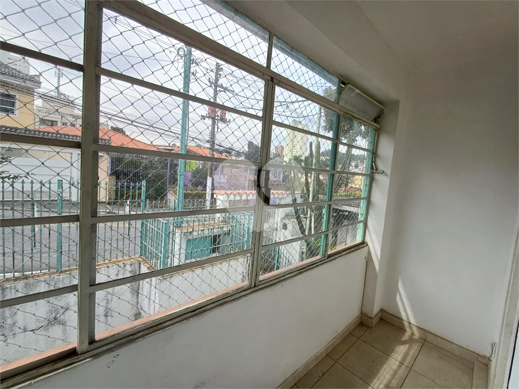 Casa Ampla à Venda – Próximo ao Horto Florestal e Comércio Local