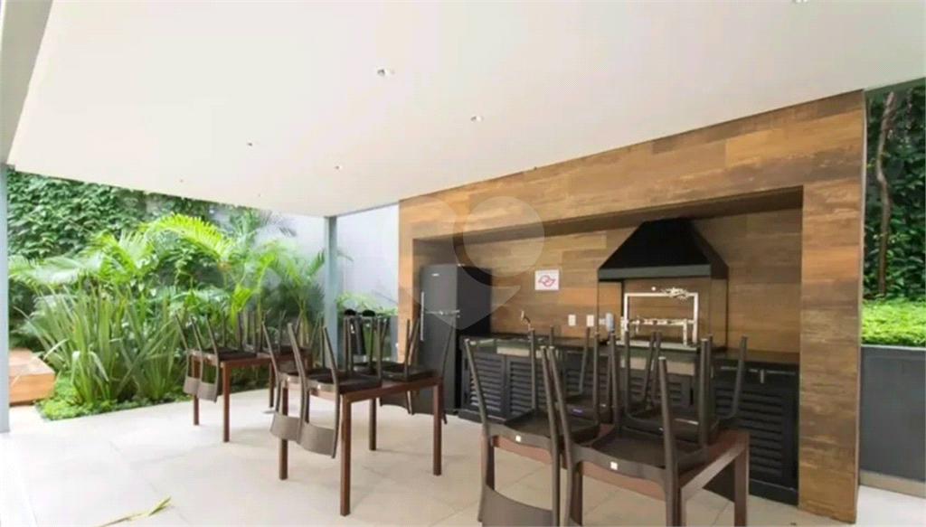Studio pronto para morar ou investir na Liberdade