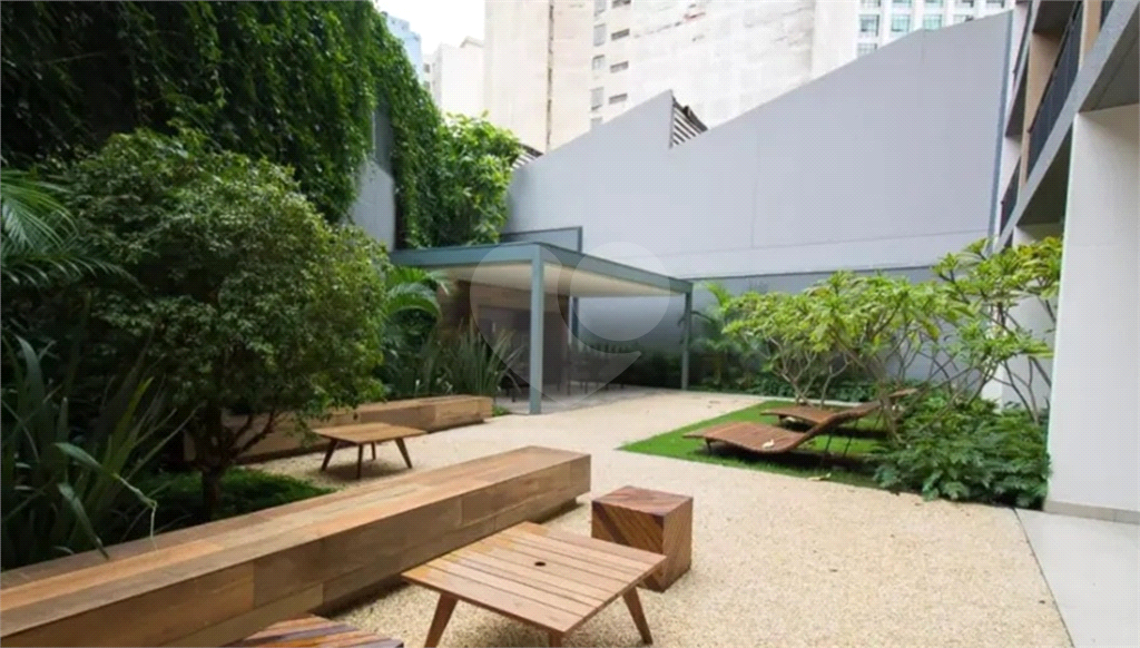 Studio pronto para morar ou investir na Liberdade